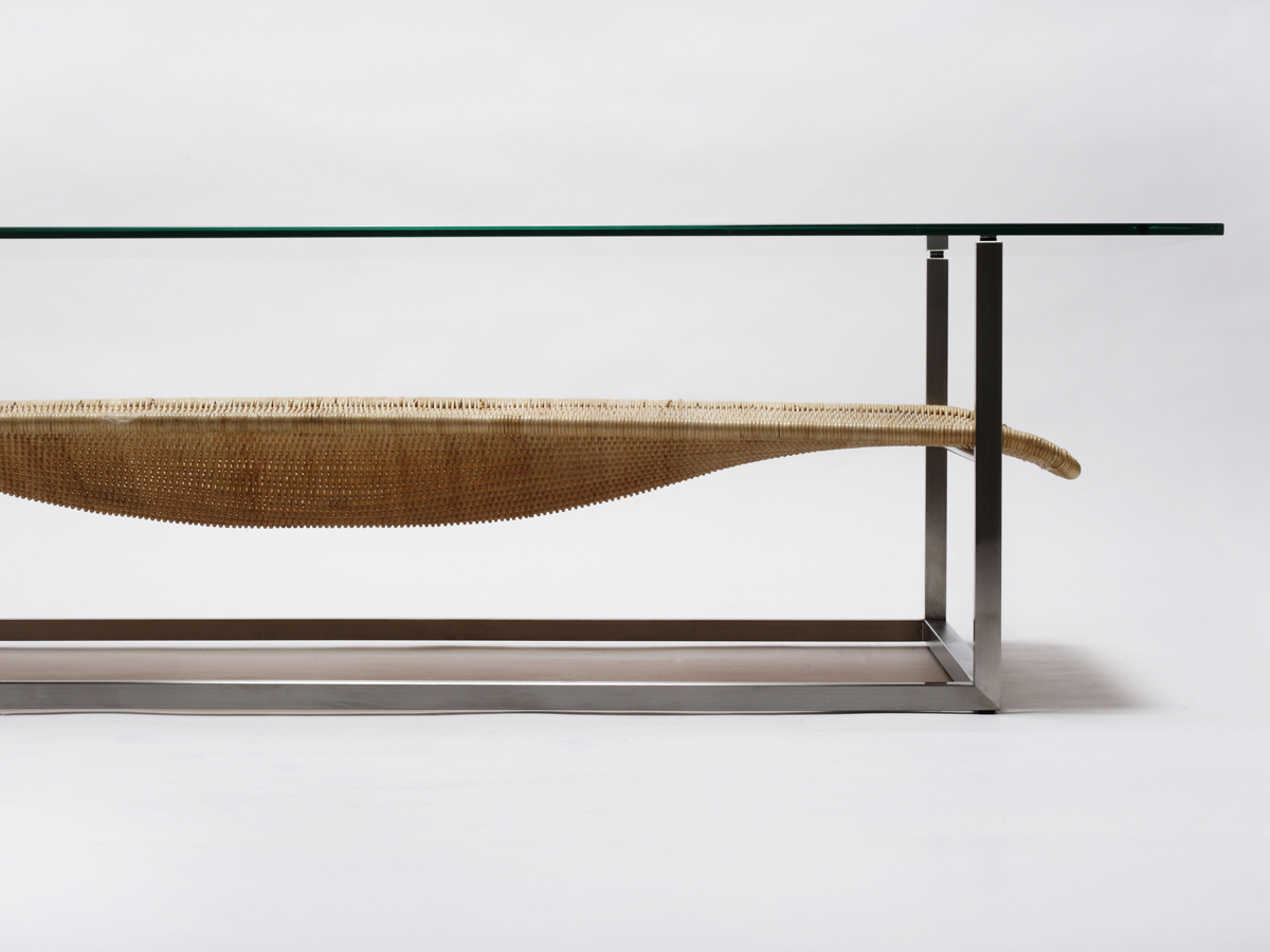 Great table. Журнальный столик с гамаком для кошек. Кофейный столик кошка. Hammock Sling Coffee Table. Koichi Futatsumata.