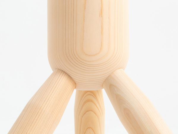 STOOL / TOKONOMA
